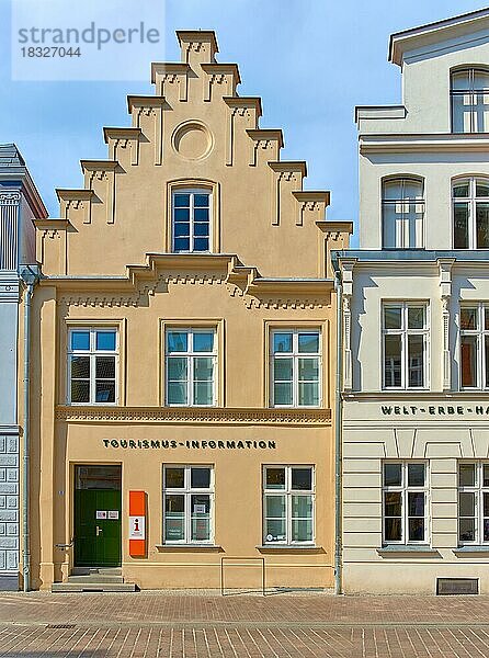 Tourismus-Information und Welt-Erbe-Haus in der Lübschen Straße  Altstadt Hansestadt Wismar  Mecklenburg-Vorpommern  Deutschland  Europa