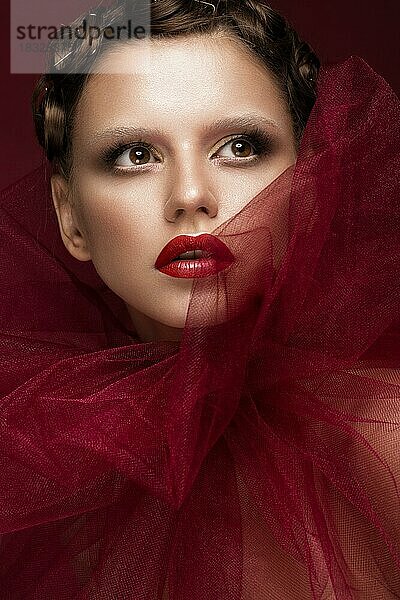 Schönes Mädchen mit Kunst kreative Make-up in das Bild einer roten Braut für Halloween. Schönheit Gesicht. Foto im Studio aufgenommen