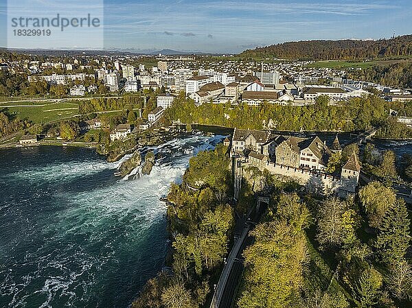 Luftbild vom Rheinfall mit dem Schloss Laufen  oben die Gemeinde Neuhausen am Rheinfall  Kanton Schaffhausen  Schweiz  Europa