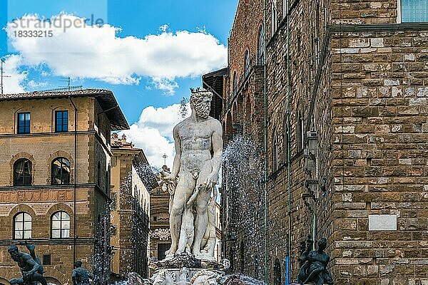 Neptunbrunnen auf der Piazza della Signoria  Palazzo Vecchio  Florenz  Italien  Europa