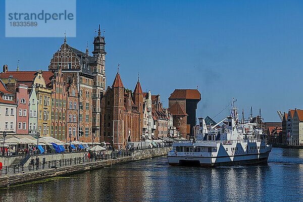 Häuser der Hanse am Fluss Motlawa  Danzig. Polen