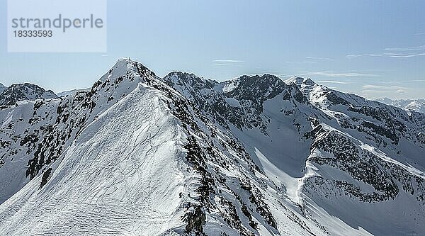 Mitterzeigerkogel  Luftaufnahme  Gipfel und Berge im Winter  Sellraintal  Kühtai  Tirol  Österreich  Europa