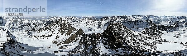 Alpenpanorama  Sulzkogel  Luftaufnahme  Gipfel und Berge im Winter  Sellraintal  Kühtai  Tirol  Österreich  Europa