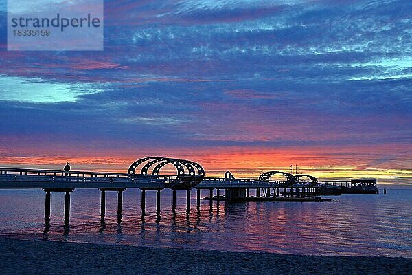 Seebrücke Kellenhusen Ostsee  Sonnenaufgang  Schleswig-Holstein  Deutschland  Europa