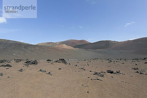 Vulkanlandschaft im Nationalpark Timanfaya  Lanzarote  Kanaren  Spanien  Europa