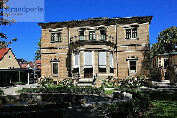 Bayreuth  die Villa Wahnfried  Haus Wahnfried  ehemaliges Wohnhaus von Richard Wagner  Rueckseite  Deutschland  Bayern  Oberfranken  Europa