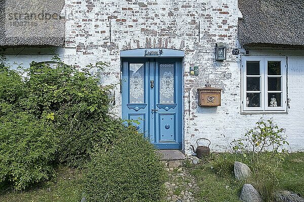 Reetgedecktes Friesenhaus  Hauseingang  Föhr  Nordfriesische Insel  Nordfriesland  Schleswig-Holstein  Deutschland  Europa