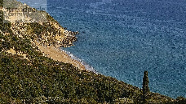 Koroni Beach  einsamer Strand  Norden der Insel  Steilküste  Insel Kefalonia  Ionische Inseln  Griechenland  Europa