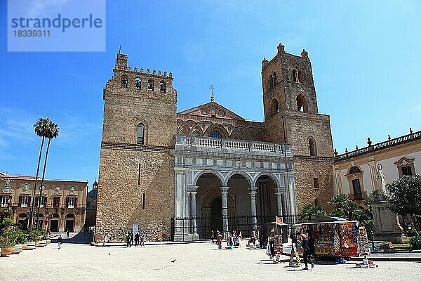 Stadt Monreale  die Kathedrale Santa Maria Nuova  Unesco Weltkulturerbe  Sizilien  Italien  Europa