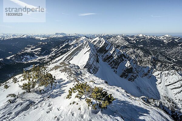 Mountains in winter  view of Vorderlahner Kopf from Sonntagshorn  Chiemgau Alps  Bavaria  Germany