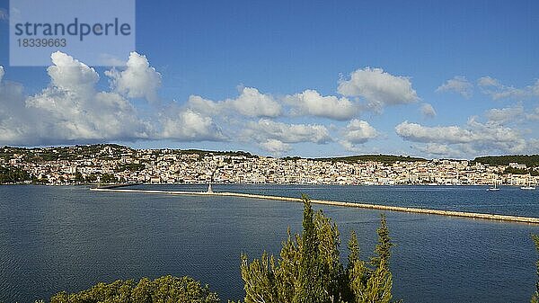 De Bosset Brücke  Obelsik  Golf von Argostoli  blauer Himmel mit weißen Wolken  Argostoli  Insel Kefalonia  Ionische Inseln  Griechenland  Europa