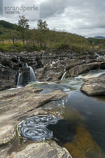 Falls of Orchy  Wasserfälle  Glen Coe Tal  Highlands  Hochland  Schottland  Großbritannien  Europa