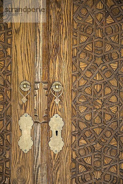 Osmanisch-türkische Kunst mit geometrischen Mustern auf Holz