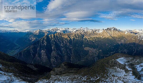 Luftaufnahme über den Bergen des Val Pontirone im Kanton Tessin  Schweiz  Europa