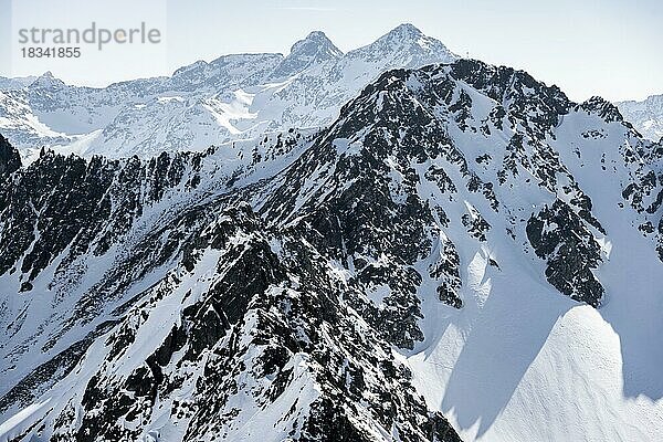 Gipfel und Berge im Winter  Sellraintal  Stubaier Alpen  Kühtai  Tirol  Österreich  Europa