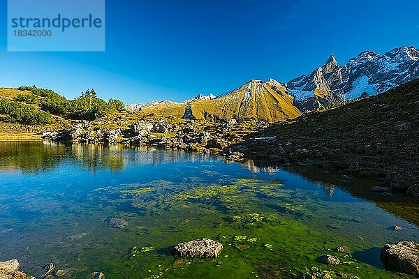 Panorama vom Gugger See  dahinter Trettachspitze und Mädelegabel  Zentraler Hauptkamm der Allgäuer Alpen  Allgäu  Bayern  Deutschland  Europa