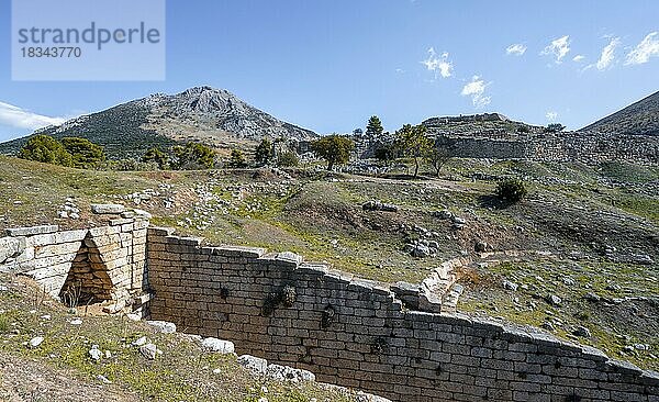 Tholosgrab  Grab des Aigisthos  Späthelladische Zeit  Mykene  Griechische archäologische Stätte  Peloponnes  Griechenland  Europa