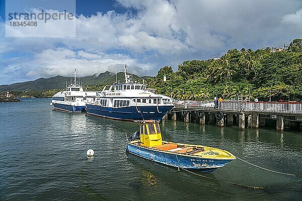 Fähre im Hafen von Trois Rivieres  Basse Terre  Guadeloupe  Frankreich  Nordamerika