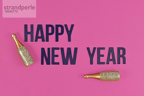 Frohes neues Jahr Text mit goldenen Champagnerflaschen