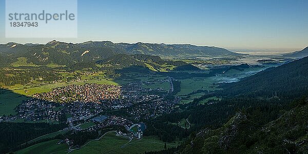 Panorama vom Schattenberg auf Oberstdorf  Allgäuer Alpen  Allgäu  Bayern  Deutschland  Europa