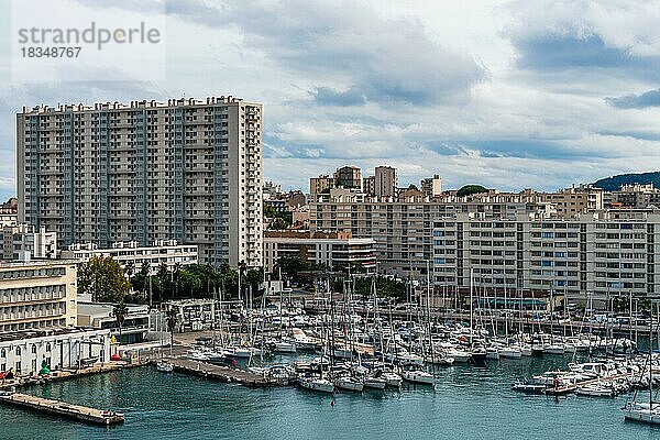 Hafen von Toulon  Mittelmeer  Frankreich  Europa