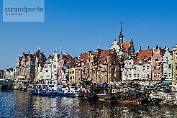 Häuser der Hanse am Fluss Motlawa  Danzig. Polen