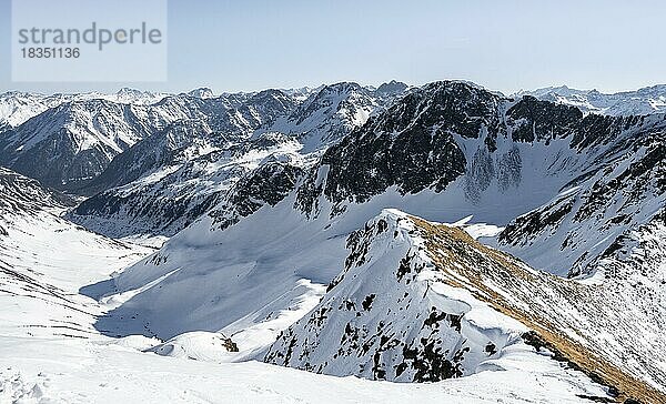 Gipfel des Mitterzeigerkogel im Winter  Sellraintal  Kühtai  Tirol  Österreich  Europa