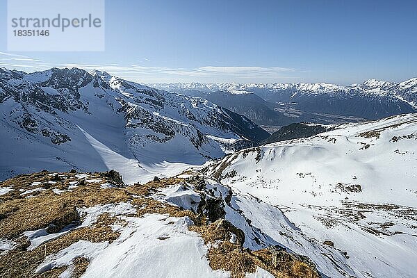 Gipfel des Mitterzeigerkogel im Winter  Sellraintal  Kühtai  Tirol  Österreich  Europa