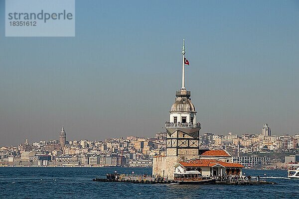 Maidens Tower in der Mitte des Bosporus