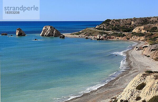 Petra tou Romiou  Aphrodites Birthplace  Geburtstätte der Aphrodite  malerische Felsenküste  Küstenroute  Zypern  Europa