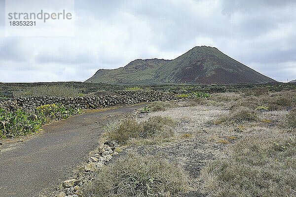 Vulkan La Corona  Lanzarote  Kanaren  Spanien  Europa