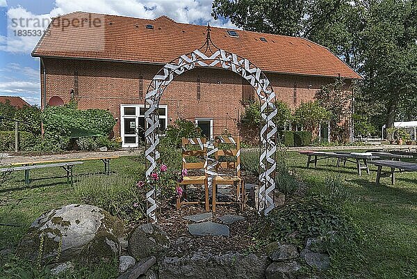 Vorbereiteter Platz für eine Trauung  Lüneburg  Niedersachsen  Deutschlan