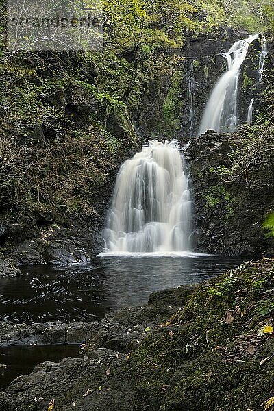Rha Wasserfall  Trotternish  Isle of Skye  Innere Hebriden  Schottland  Großbritannien  Europa