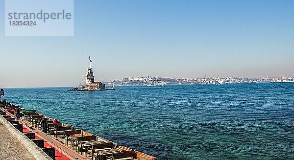 Maidens Tower in der Mitte des Bosporus