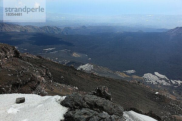 Vulkanlandschaft am Nebenkrater des Ätna  Etna  Etna  Sizilien  Italien  Europa