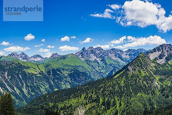 Panorama vom Fellhorn  2038m  zum Allgäuer Hauptkamm  Allgäu  Allgäuer Alpen  Bayern  Deutschland  Europa