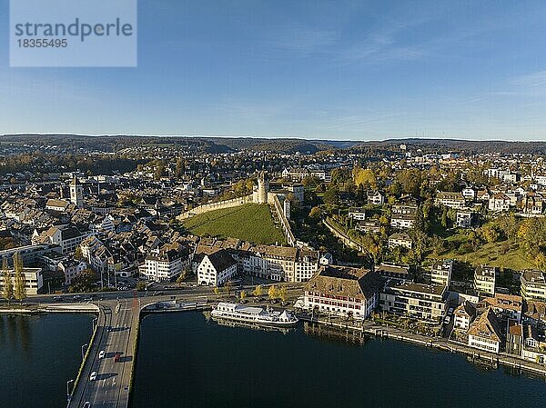 Luftbild der Stadt Schaffhausen mit der Stadtfestung Munot  unten der Rhein  Kanton Schaffhausen  Schweiz  Europa