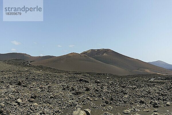 Vulkan im Nationalpark Timanfaya  Lanzarote  Kanaren  Spanien  Europa