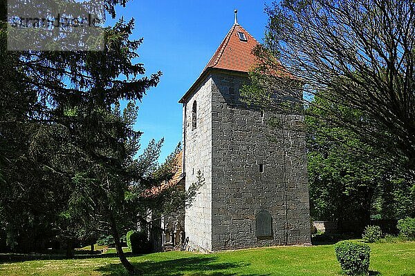 Die evangelisch-lutherische Kirche St. Andreas in Ummerstadt  Landkreis Hildburghausen  wird in ihrem Kern auf das 6. bis 8. Jahrhundert datiert. Das Bauwerk ist die aelteste Wehrkirche im Freistaat Thüringen  Deutschland  Europa