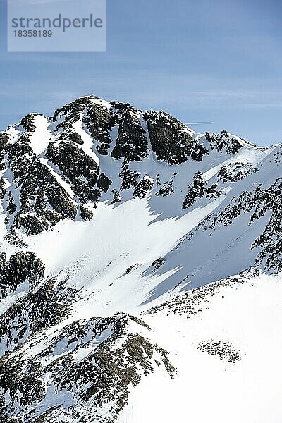 Gipfel und Berge im Winter  Sellraintal  Stubaier Alpen  Kühtai  Tirol  Österreich  Europa