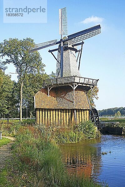 Hüvener Mühle  Wind-und Wassermühle  Historische Sehenswürdigkeit  Niedersachsen  Deutschland  Europa