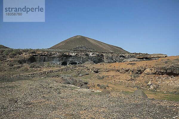 Felsenlandschaft rund um den Vulkan Montana de Guenia  Stratified City  Lanzarote  Kanaren  Spanien  Europa