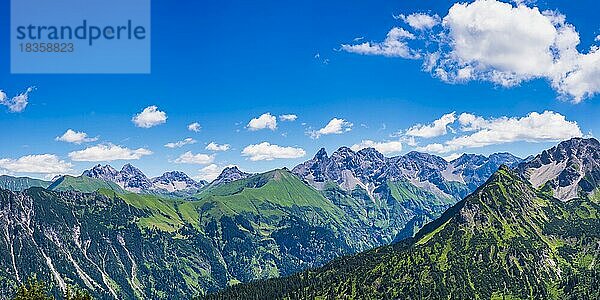 Panorama vom Fellhorn  2038m  zum Allgäuer Hauptkamm  Allgäu  Allgäuer Alpen  Bayern  Deutschland  Europa