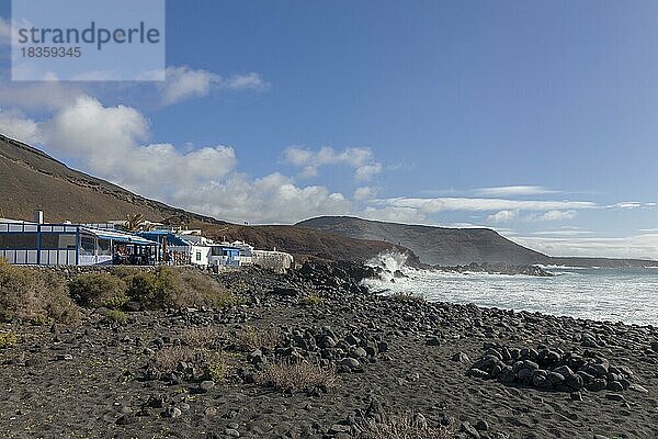 Küste in El Golfo  Fischrestaurant  Lanzarote  Kanaren  Spanien  Europa