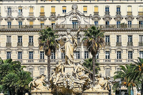 Fontaine de la Federation  Place de la Liberte  Toulon  Frankreich  Europa