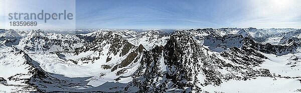 Alpenpanorama  Sulzkogel  Luftaufnahme  Gipfel und Berge im Winter  Sellraintal  Kühtai  Tirol  Österreich  Europa