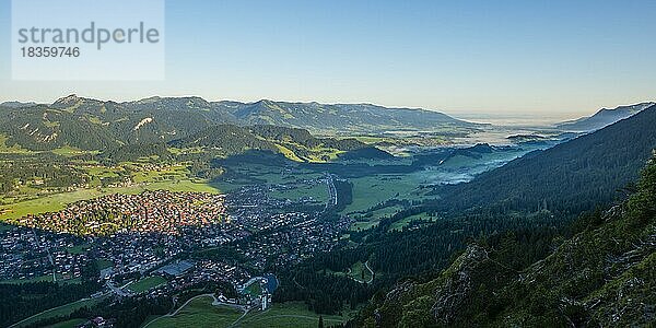 Panorama vom Schattenberg auf Oberstdorf  Allgäuer Alpen  Allgäu  Bayern  Deutschland  Europa
