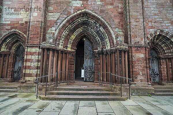 Eingangstor der St. -Magnus-Kathedrale  Kirkwall  Orkney-Inseln  Großbritannien  Europa