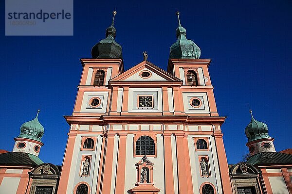 Wallfahrtskirche Maria Kulm  offiziell Wallfahrtskirche Mariä Himmelfahrt und St. Maria Magdalena  barocke römisch-katholische Marien-Wallfahrtskirche  im Egerland in der Ortschaft Chlum Svaté Ma?í  Maria Kulm  Region Karlovarský kraj  Tschechien  Europa