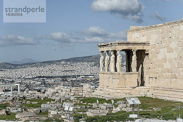 Erechtheion Tempel mit Karyatiden  Karyatidenhalle  Akropolis  Athen  Griechenland  Europa